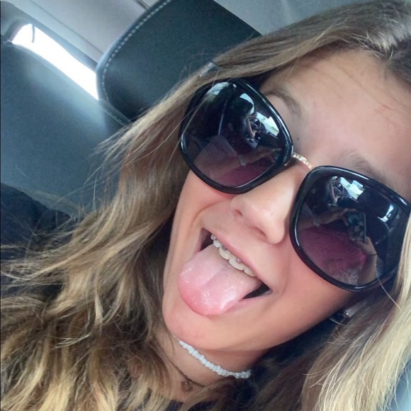 Meet your Posher, Carson - Picture 1 of 1